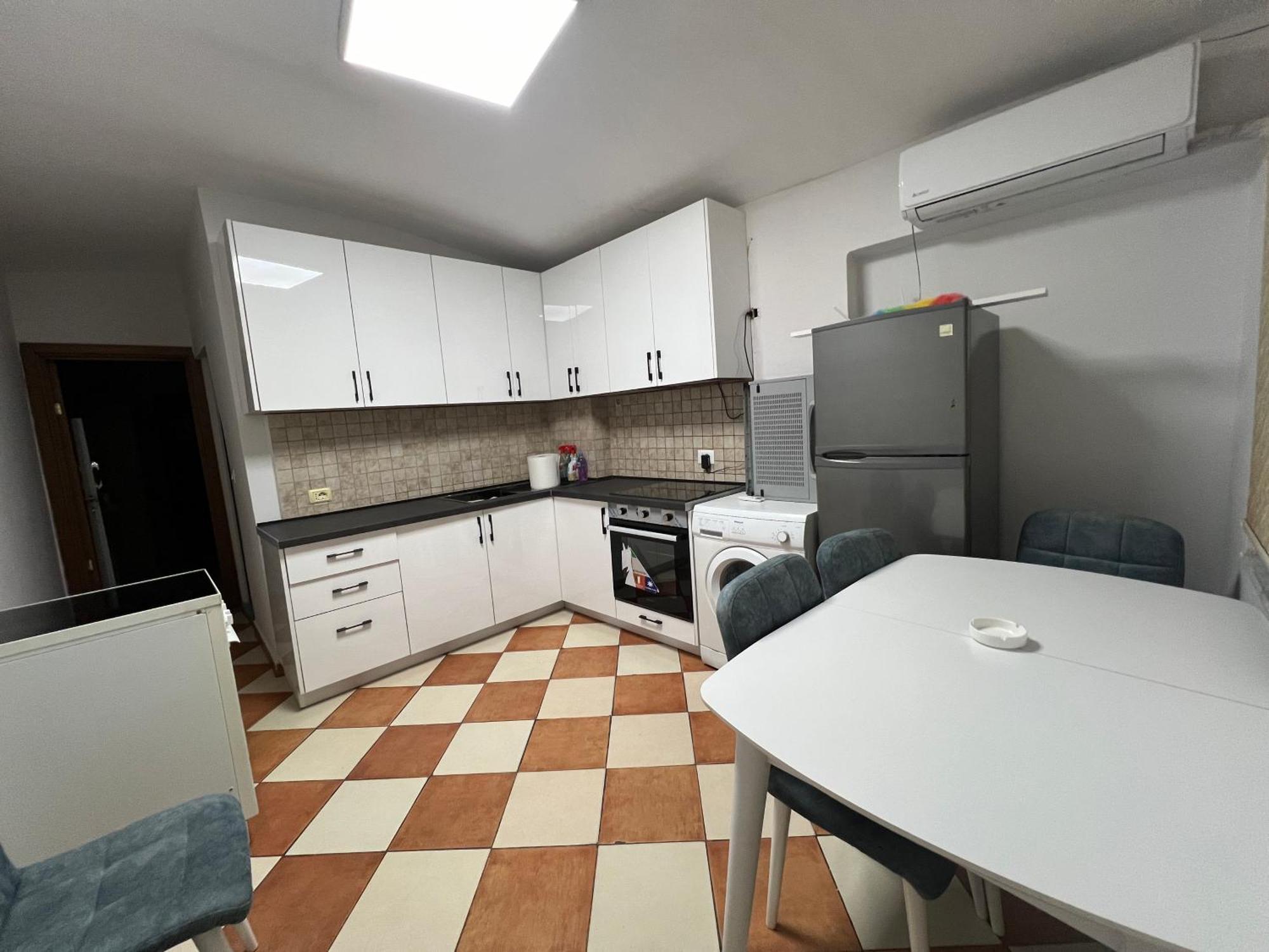 Sisterhood Hostel-Female Only Tirana Extérieur photo