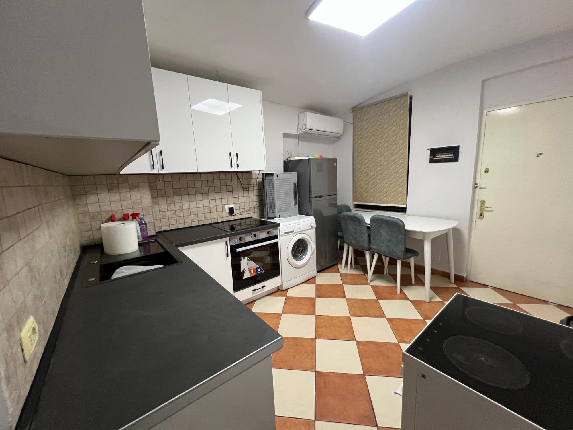 Sisterhood Hostel-Female Only Tirana Extérieur photo