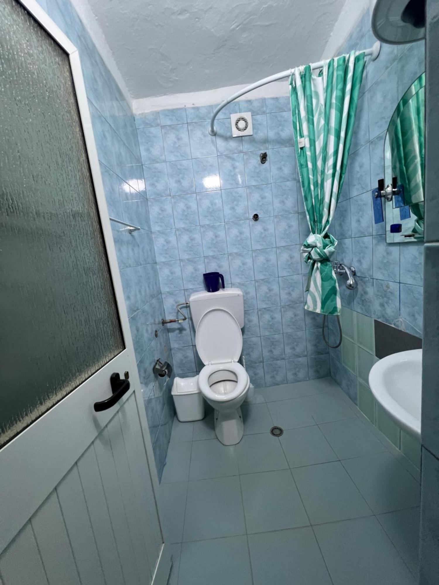 Sisterhood Hostel-Female Only Tirana Extérieur photo
